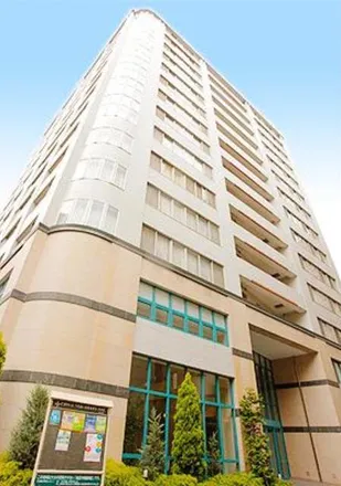 Rent this 3 bed apartment on Kun Curry in Shin-ohashi-dori, Nihonbashi-Kakigaracho 1-chome