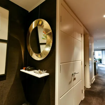 Image 3 - Pomeroy, 14 Macleay Street, Elizabeth Bay NSW 2011, Australia - Apartment for rent