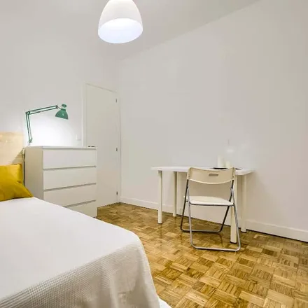 Rent this studio room on Calle Lope de Rueda in 46, 28009 Madrid