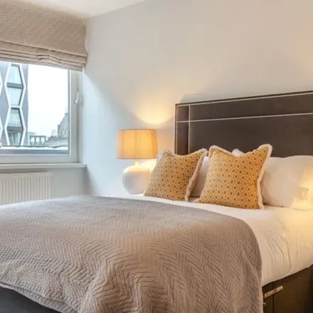 Rent this 2 bed apartment on Marugame Udon in 449 Strand, London