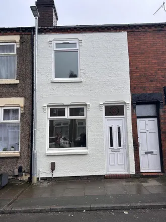 Rent this 3 bed townhouse on Glendale Street in Burslem, ST6 2EP