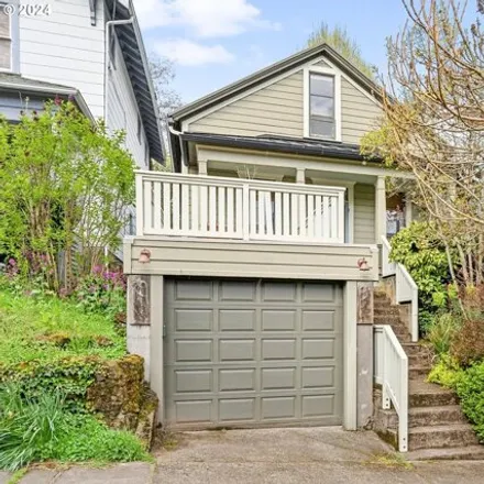 Buy this 3 bed house on 2731 Southwest 2nd Avenue in Portland, OR 97201