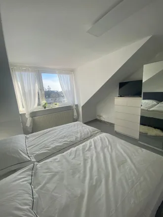 Rent this 4 bed apartment on Fenskestraße 19 in 30165 Hanover, Germany