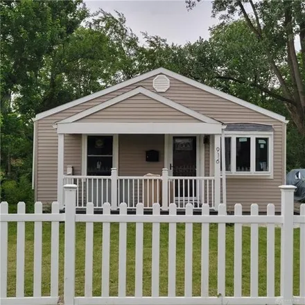 Buy this 3 bed house on 956 Geneva Road in Residence Park, Dayton