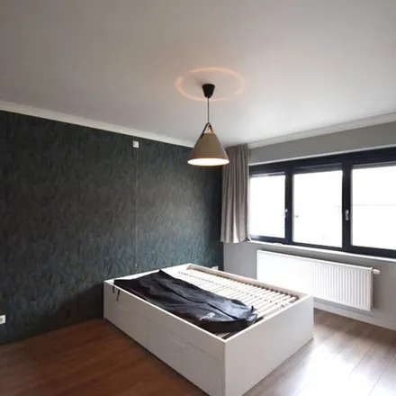 Rent this 2 bed apartment on Voskenslaan 271;273;275;277;279;281;283 in 9000 Ghent, Belgium