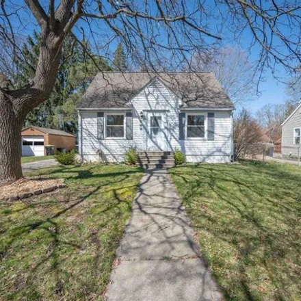 Buy this 3 bed house on 533 East Ashman Street in Midland, MI 48642