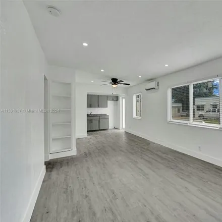 Image 4 - 1865 Madison Street, Hollywood, FL 33020, USA - Apartment for rent