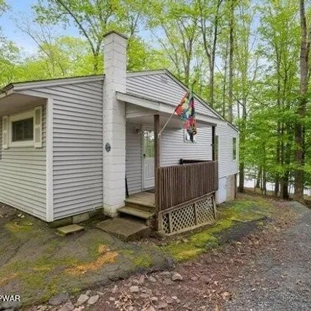 Buy this 3 bed house on 100 Lakeview Drive in Paupack Township, PA 18438