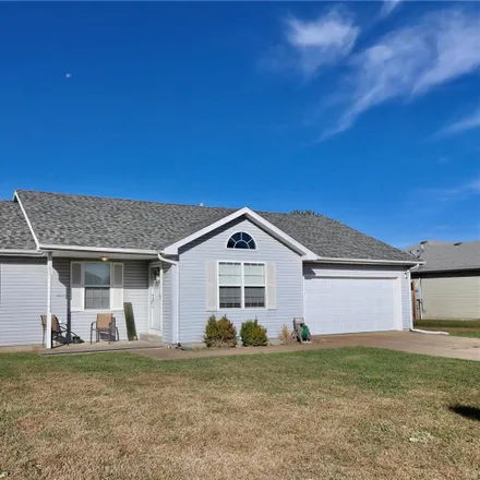 Buy this 3 bed house on 2323 Cranberry Lane in Lebanon, MO 65536