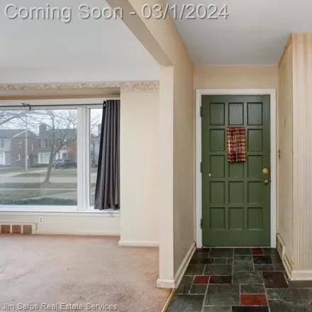 Image 3 - 1867 Norwood Drive, Grosse Pointe Woods, MI 48236, USA - House for sale
