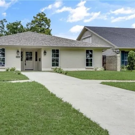 Buy this 3 bed house on 5679 Bellaire Drive in Lakeview, New Orleans