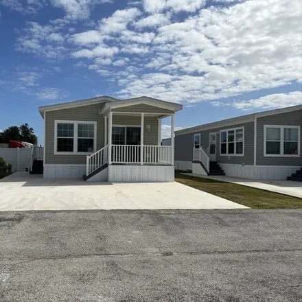 Buy this studio apartment on unnamed road in Haines City, FL 33844