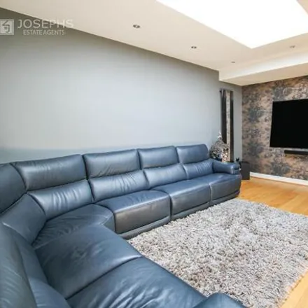 Image 4 - New Tempest Road, Bolton, Greater Manchester, Bl6 - House for sale