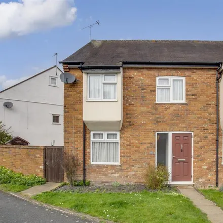 Rent this 3 bed house on Jasmine Crescent in Monks Risborough, HP27 0AB