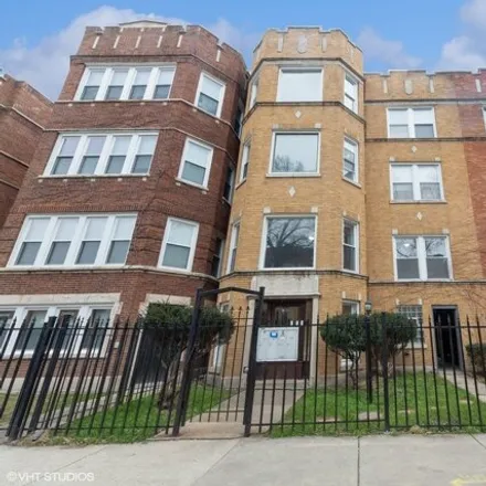 Buy this 12 bed house on 7829 South Essex Avenue in Chicago, IL 60617