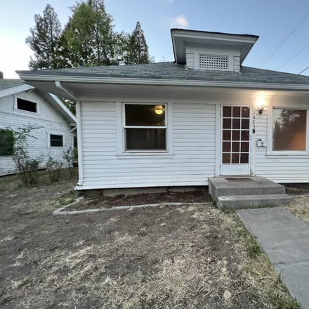 Buy this 2 bed house on 1823 Earle Street in Klamath Falls, OR 97601