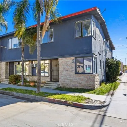 Buy this 15 bed house on 732 Cerritos Avenue in Long Beach, CA 90813
