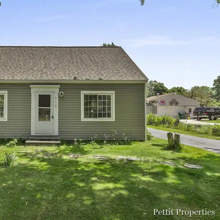 Buy this 3 bed house on 316 North Bear Lake Road in Laketon Township, MI 49445