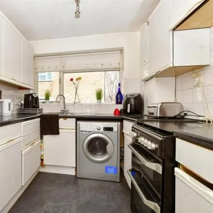 Image 4 - Chailey Court, Mortlake Close, London, CR0 4SW, United Kingdom - Apartment for sale