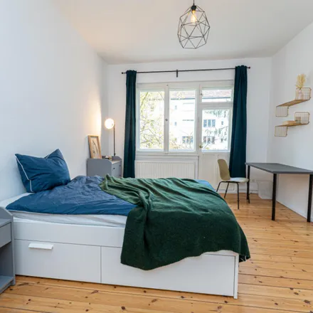Rent this 2 bed room on Friedrichsbrunner Straße 44 in 12347 Berlin, Germany