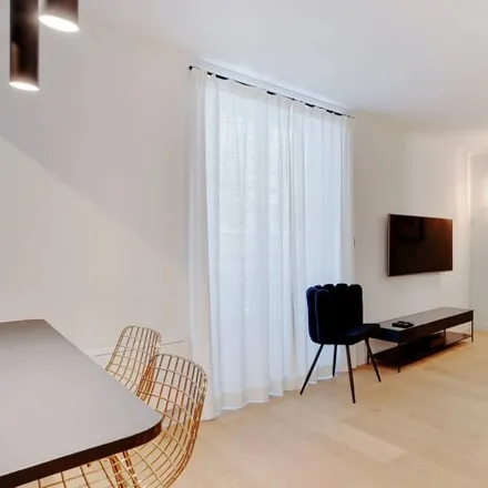 Image 8 - 54 Avenue Bosquet, 75007 Paris, France - Apartment for rent