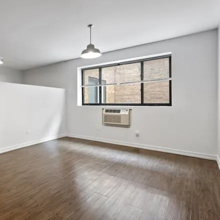 Image 3 - 6134 N Kenmore Ave Unit 405, Chicago, Illinois, 60660 - Apartment for rent