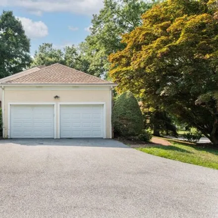 Image 4 - 205 Lone Oak Dr, Bryn Mawr, Pennsylvania, 19010 - House for sale