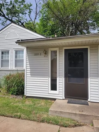Rent this 1 bed condo on 1381 East 38th Street in Tulsa, OK 74105