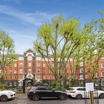 Rent this 3 bed apartment on Valette House in Valette Street, London