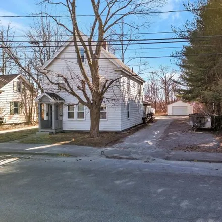 Buy this studio house on 13 Pleasant Place in Waterville, ME 04901