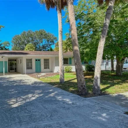 Rent this 2 bed house on 5298 Calle de Costa Rica in Siesta Key, FL 34242