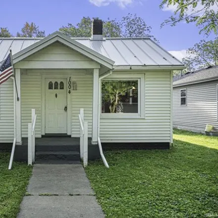 Buy this 3 bed house on 909 East Jackson Street in Goshen, IN 46526