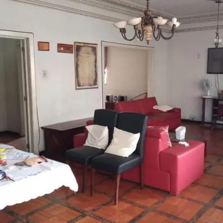 Buy this 6 bed apartment on Rua dos Goitacazes in Centro, Belo Horizonte - MG