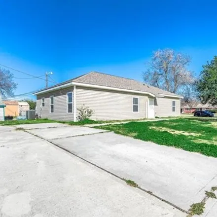 Image 4 - 414 2nd Avenue North, Texas City, TX 77590, USA - House for sale