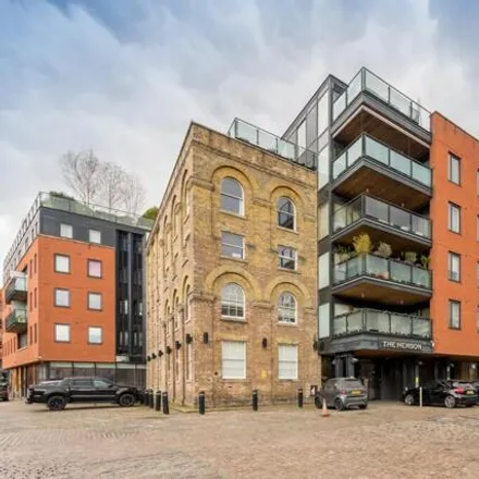 Image 2 - Regent's Canal towpath, Primrose Hill, London, NW1 7DE, United Kingdom - Apartment for sale
