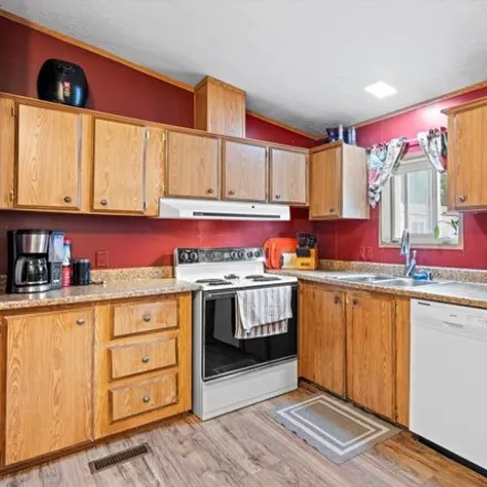 Buy this studio apartment on 6338 Meyers Street in West Richland, WA 99353