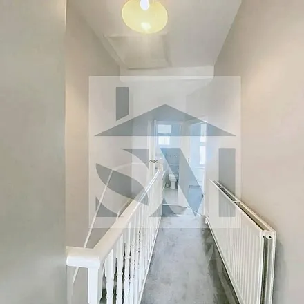 Image 9 - Totterdown Street, London, SW17 8TE, United Kingdom - Townhouse for rent