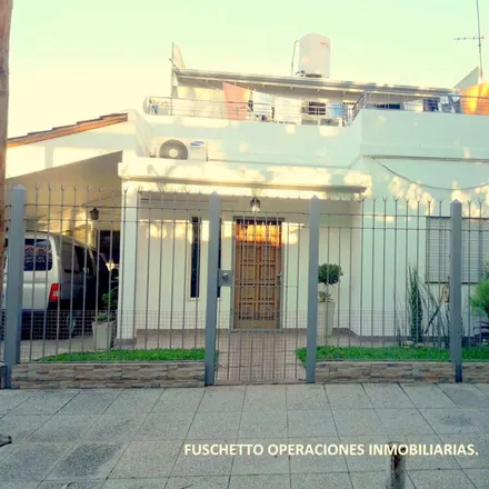 Buy this studio house on Salvador Arias in M5504 GRQ Godoy Cruz, Argentina