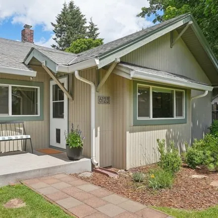 Image 8 - 6123 SE Carlton St, Portland, Oregon, 97206 - House for sale