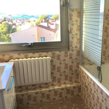 Image 3 - Toulon, Var, France - Apartment for rent