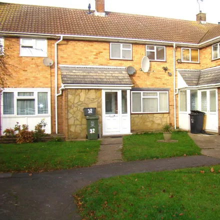 Rent this 2 bed townhouse on Gippeswyck in Basildon, SS14 2HQ