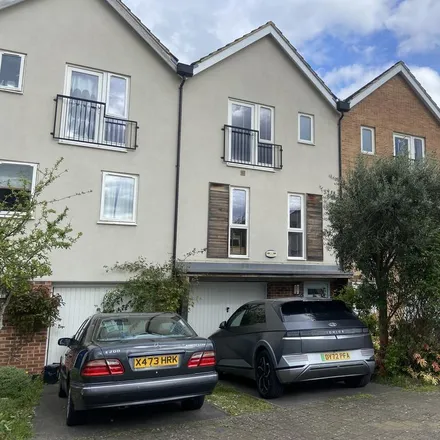 Rent this 4 bed townhouse on Typhoon Close in Easthampstead, RG12 9NF