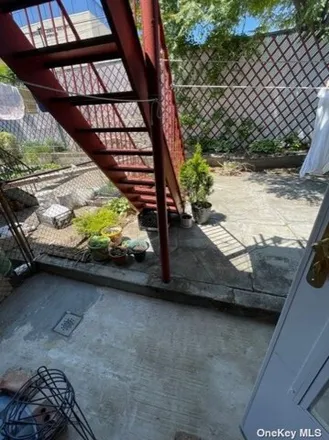 Image 2 - 2470 West 3rd Street, New York, NY 11223, USA - House for sale