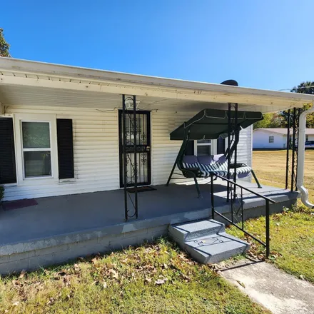 Buy this 3 bed house on 717 North 15th Avenue in Paragould, AR 72450