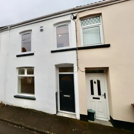 Image 2 - Greenfield Street, Gilfach, CF81 8RW, United Kingdom - Townhouse for rent
