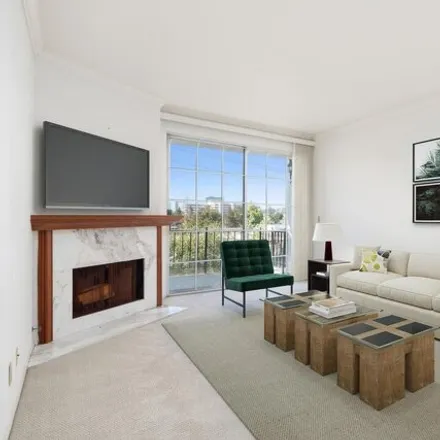 Buy this 1 bed condo on 1375 Kelton Avenue in Los Angeles, CA 90024