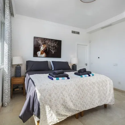 Image 7 - Avenida Atolon de Coral, Marbella, Spain - Apartment for rent