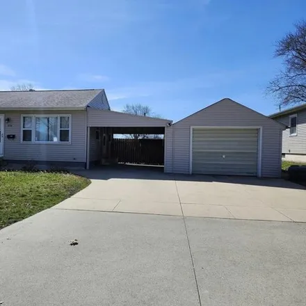Buy this 2 bed house on 1858 Easton Avenue in Waterloo, IA 50702