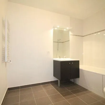 Rent this 4 bed apartment on 155 Avenue de Verdun in 94200 Ivry-sur-Seine, France
