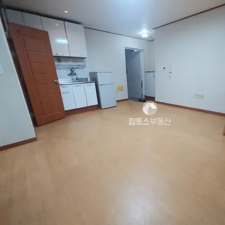 Rent this studio apartment on 서울특별시 강남구 대치동 938-3